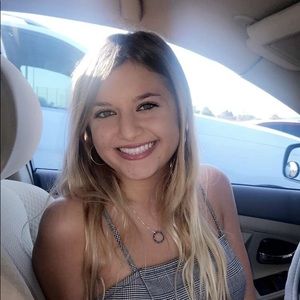 Meet your Posher, Lynsey